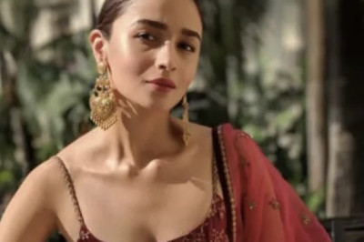 Diwali Outfit Inspiration: Alia Bhatt’s Stunning Looks for the Festive Season