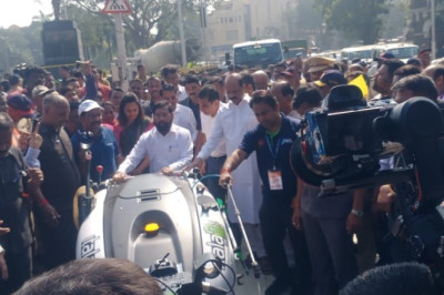 Chief Minister Tests TSM Italy ITALA 135 Road Sweeping Machine
