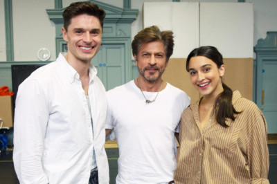 Shah Rukh Khan Returns to DDLJ Sets — But With a Surprising Twist